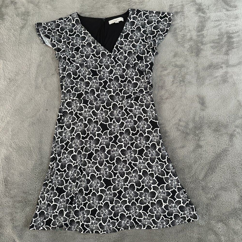 Loft Black Floral Flutter Sleeve Wrap Style Dress Women's size 4